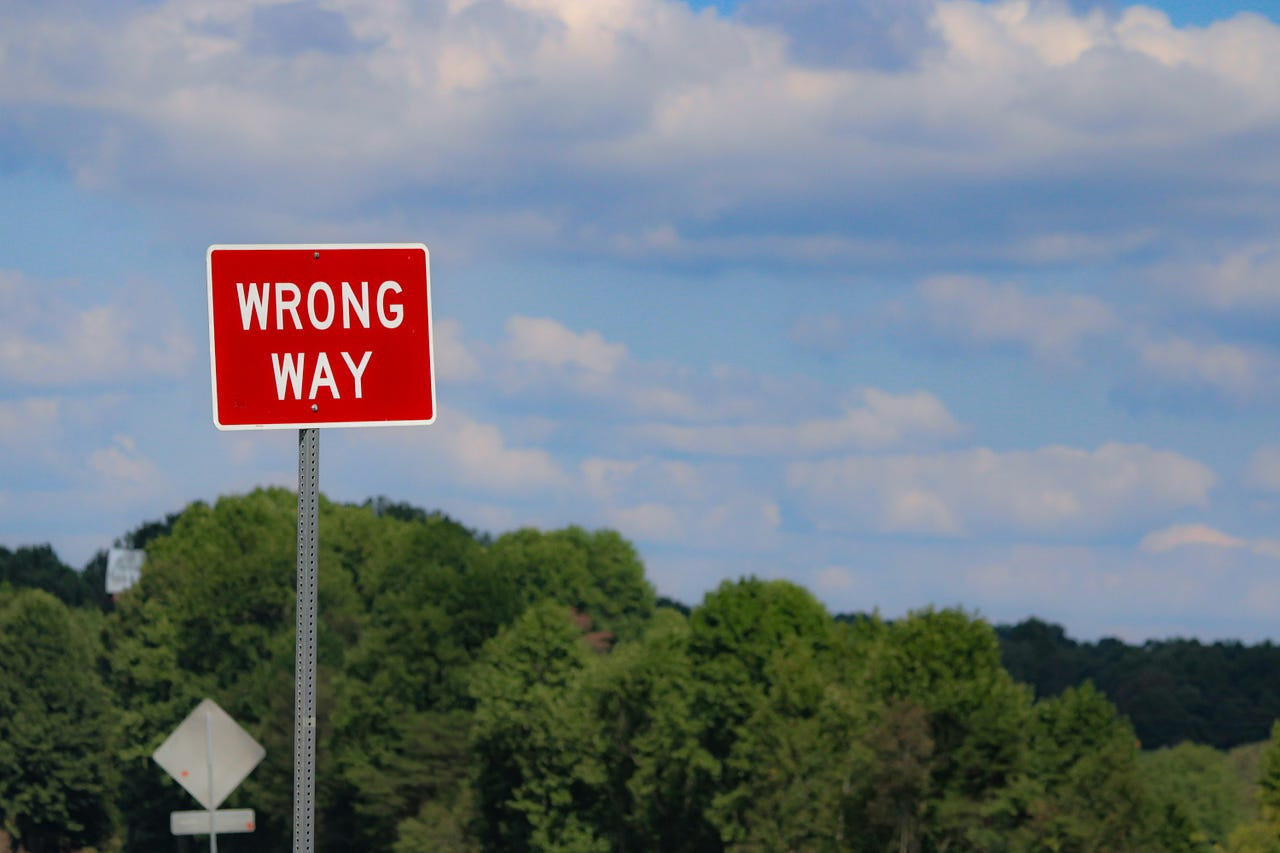 Picture of "wrong way" sign
